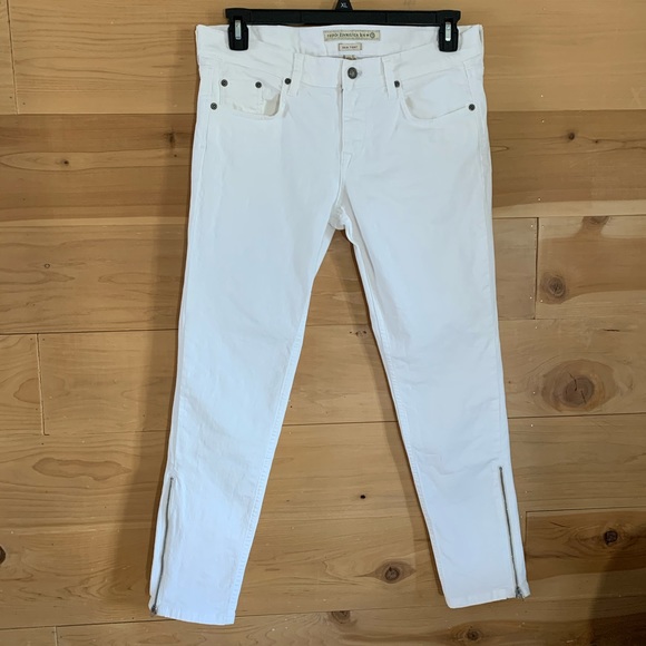 tight white skinny jeans